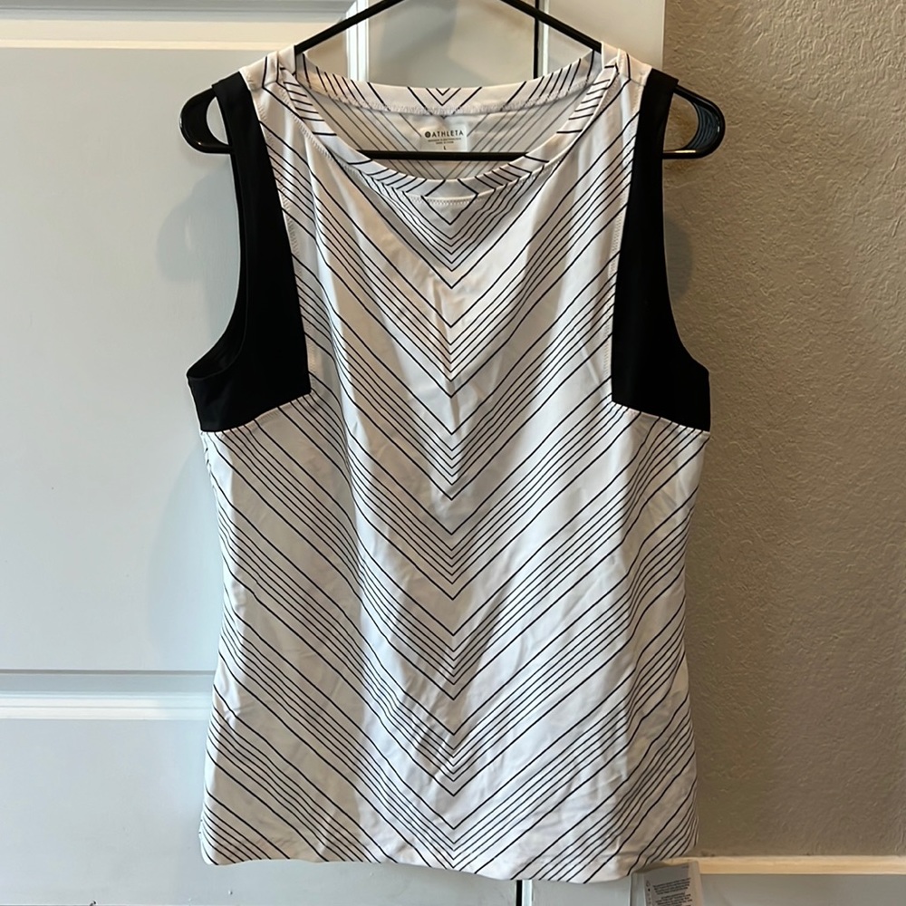 NWT Athleta Chevron Rashguard